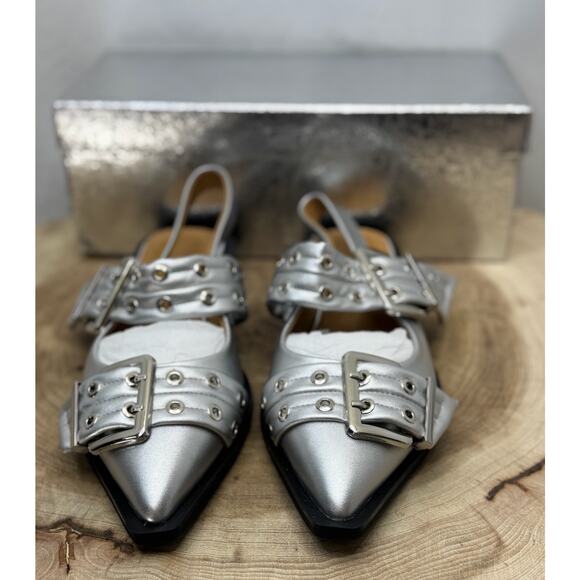 NWT Women’s Silver Metallic Buckle Strap Flats, Size 7 - Picture 5 of 12